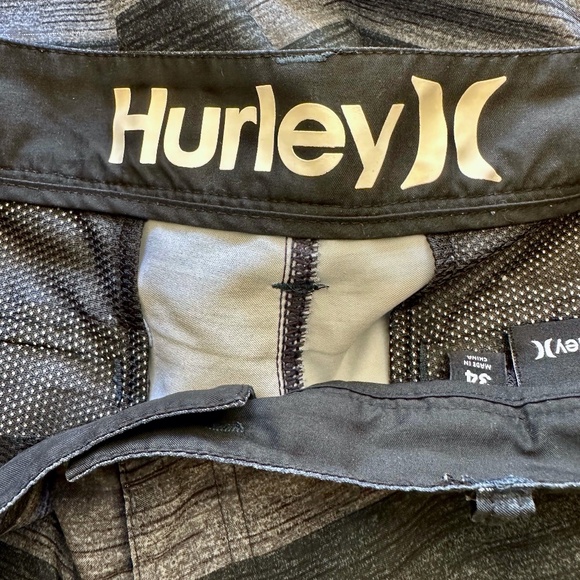 HURLEY Men's Hybrid Walk Shorts Black Gray Stripe Board Swim Surf Quick Dry 34 - Picture 8 of 9